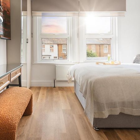 Newly Designed, 2Br Apt, 5Min From Northwood London Tube Station, Nato Hq, Ideal For Wembley, Warner Studio, Contractors 外观 照片