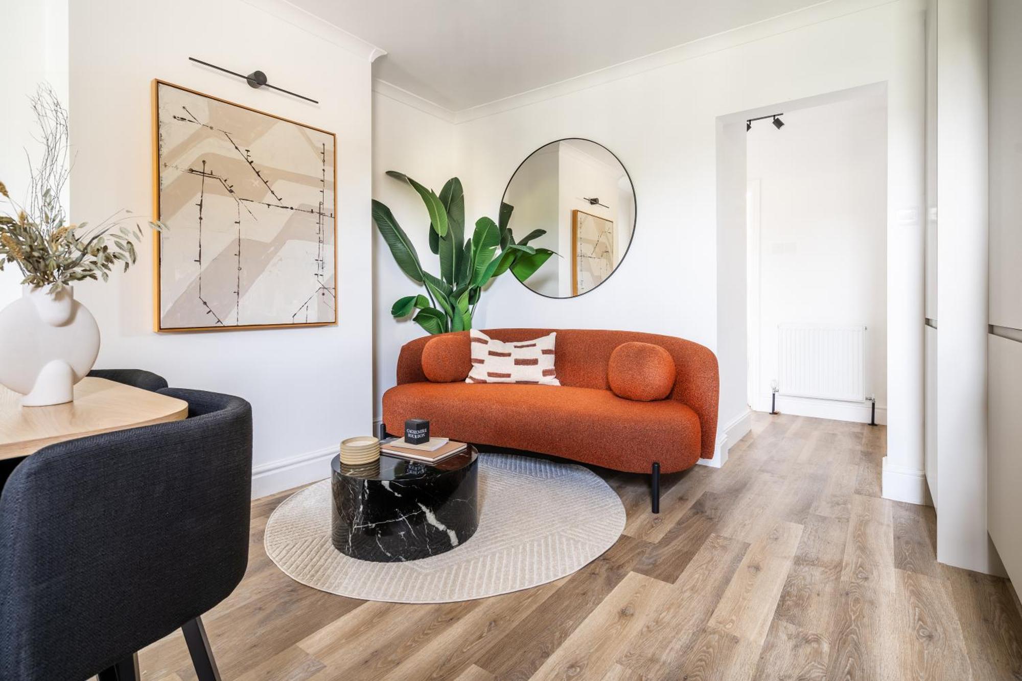 Newly Designed, 2Br Apt, 5Min From Northwood London Tube Station, Nato Hq, Ideal For Wembley, Warner Studio, Contractors 外观 照片