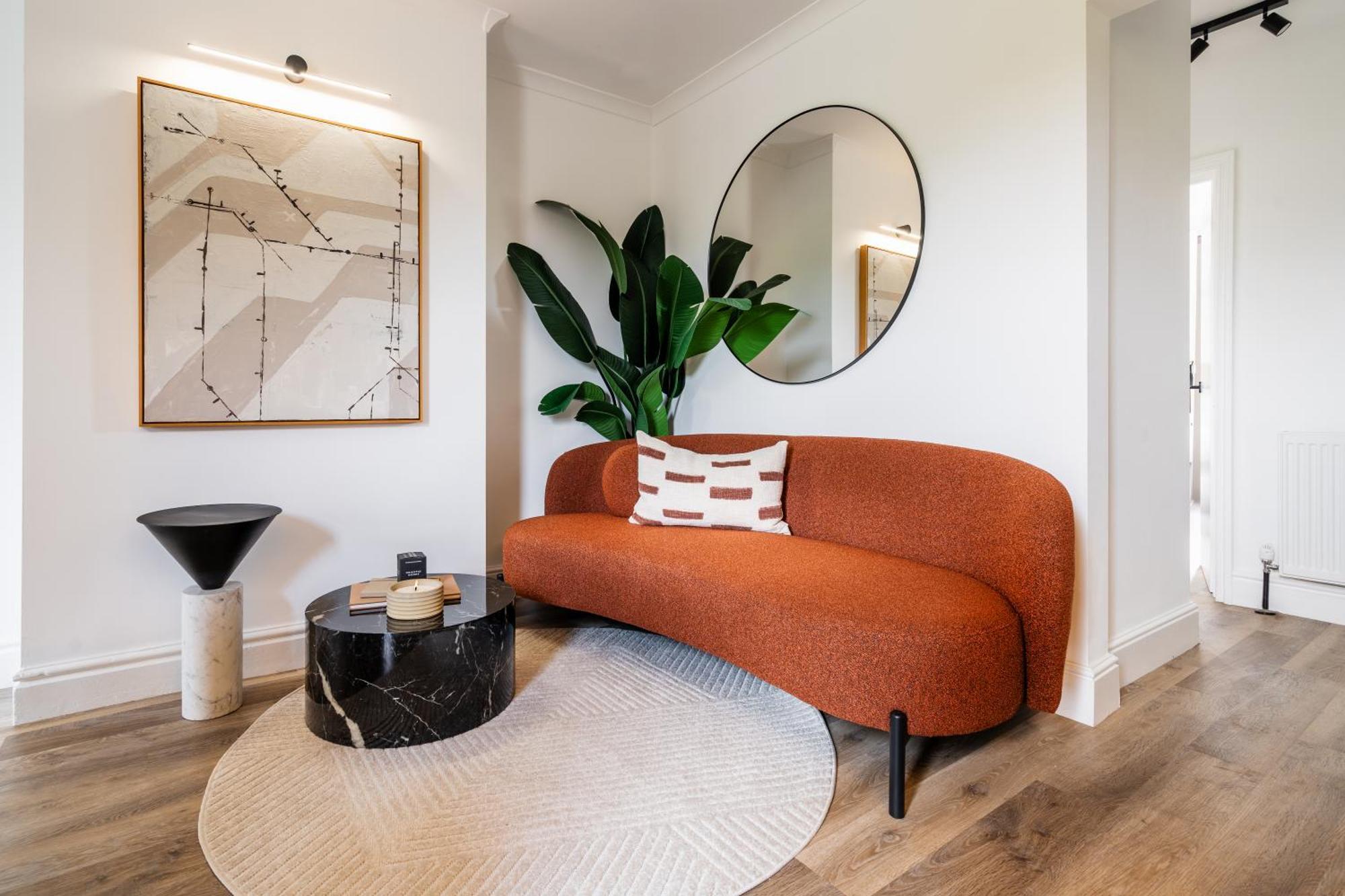 Newly Designed, 2Br Apt, 5Min From Northwood London Tube Station, Nato Hq, Ideal For Wembley, Warner Studio, Contractors 外观 照片