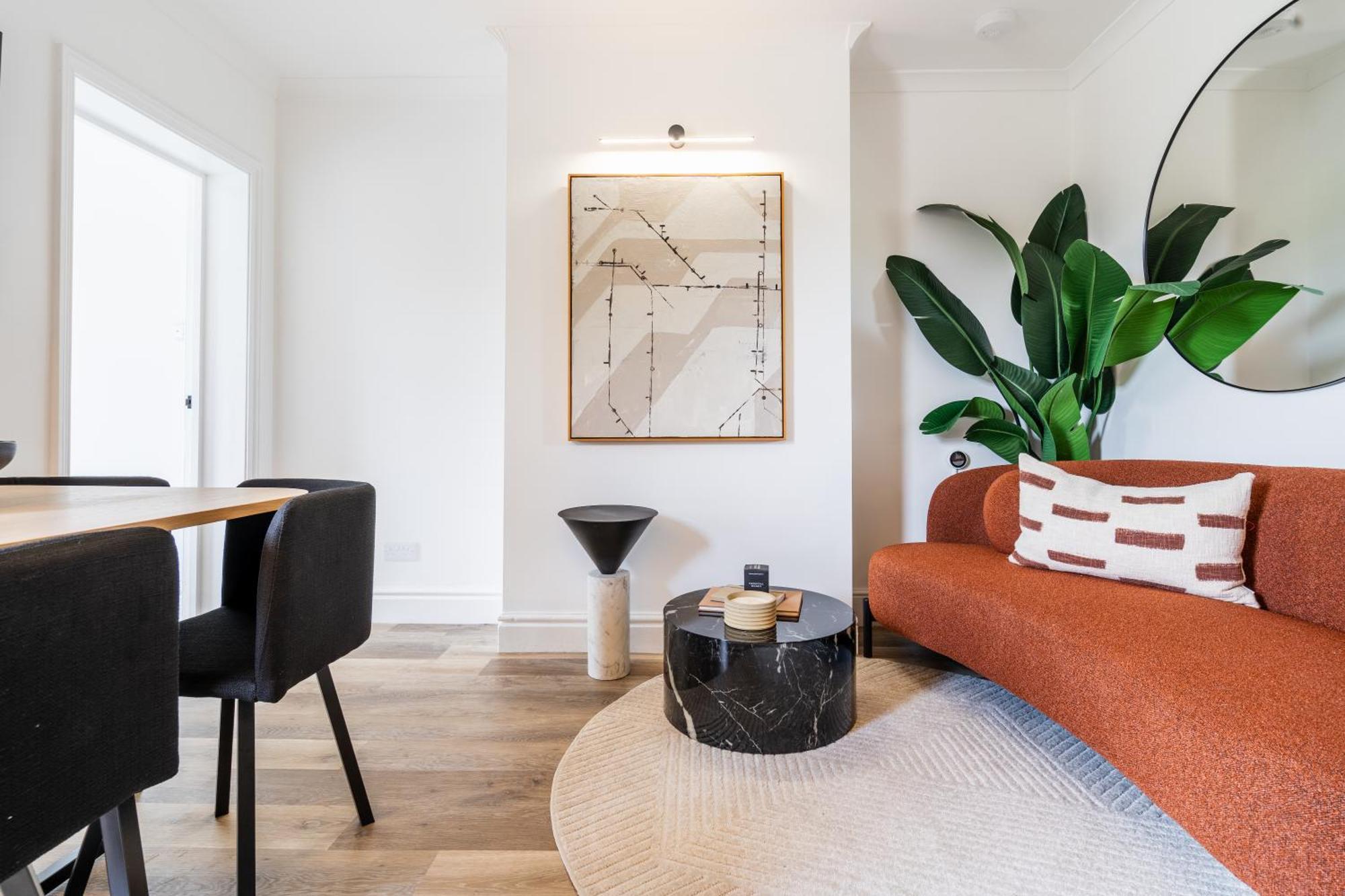 Newly Designed, 2Br Apt, 5Min From Northwood London Tube Station, Nato Hq, Ideal For Wembley, Warner Studio, Contractors 外观 照片