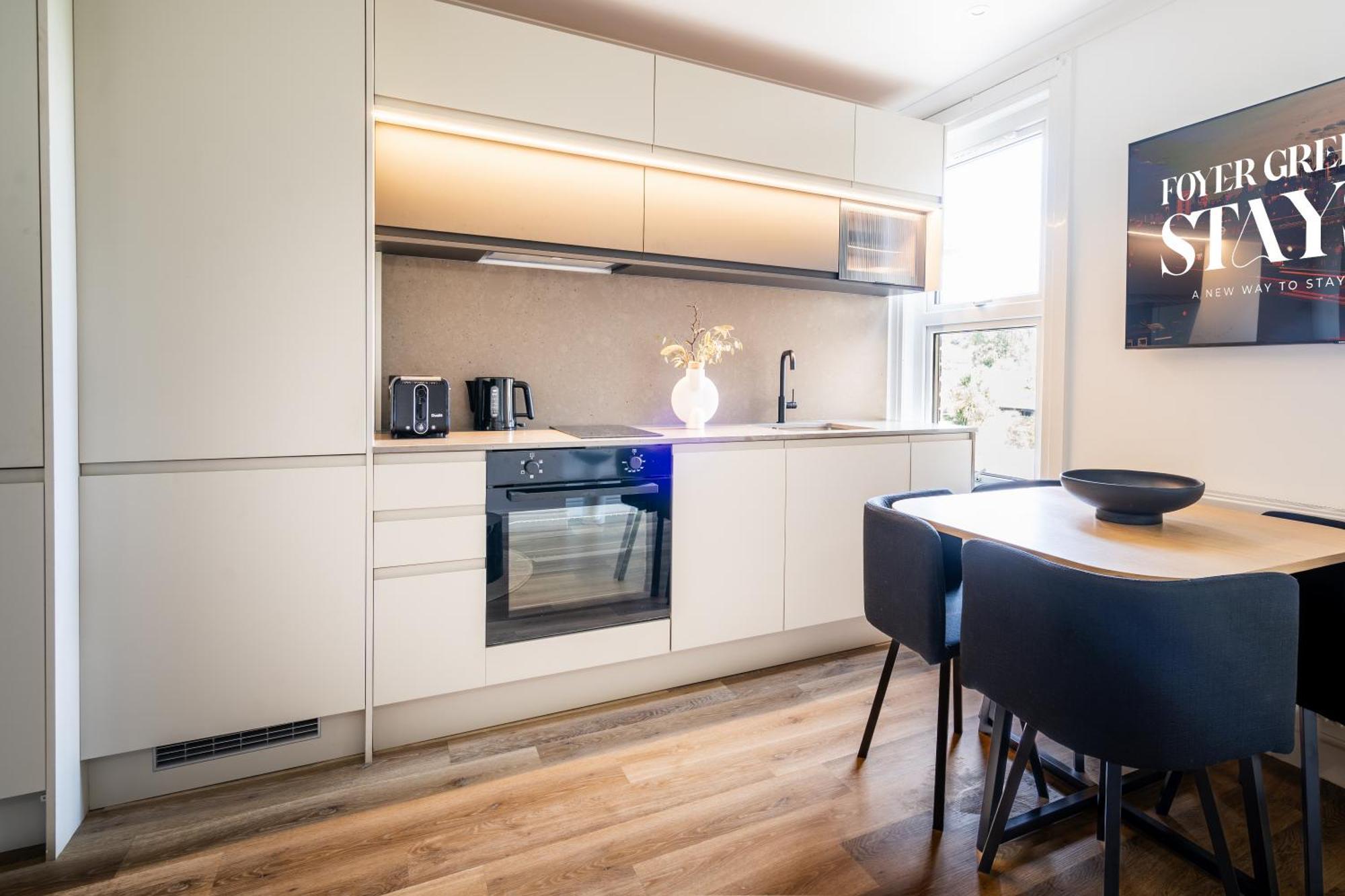 Newly Designed, 2Br Apt, 5Min From Northwood London Tube Station, Nato Hq, Ideal For Wembley, Warner Studio, Contractors 外观 照片