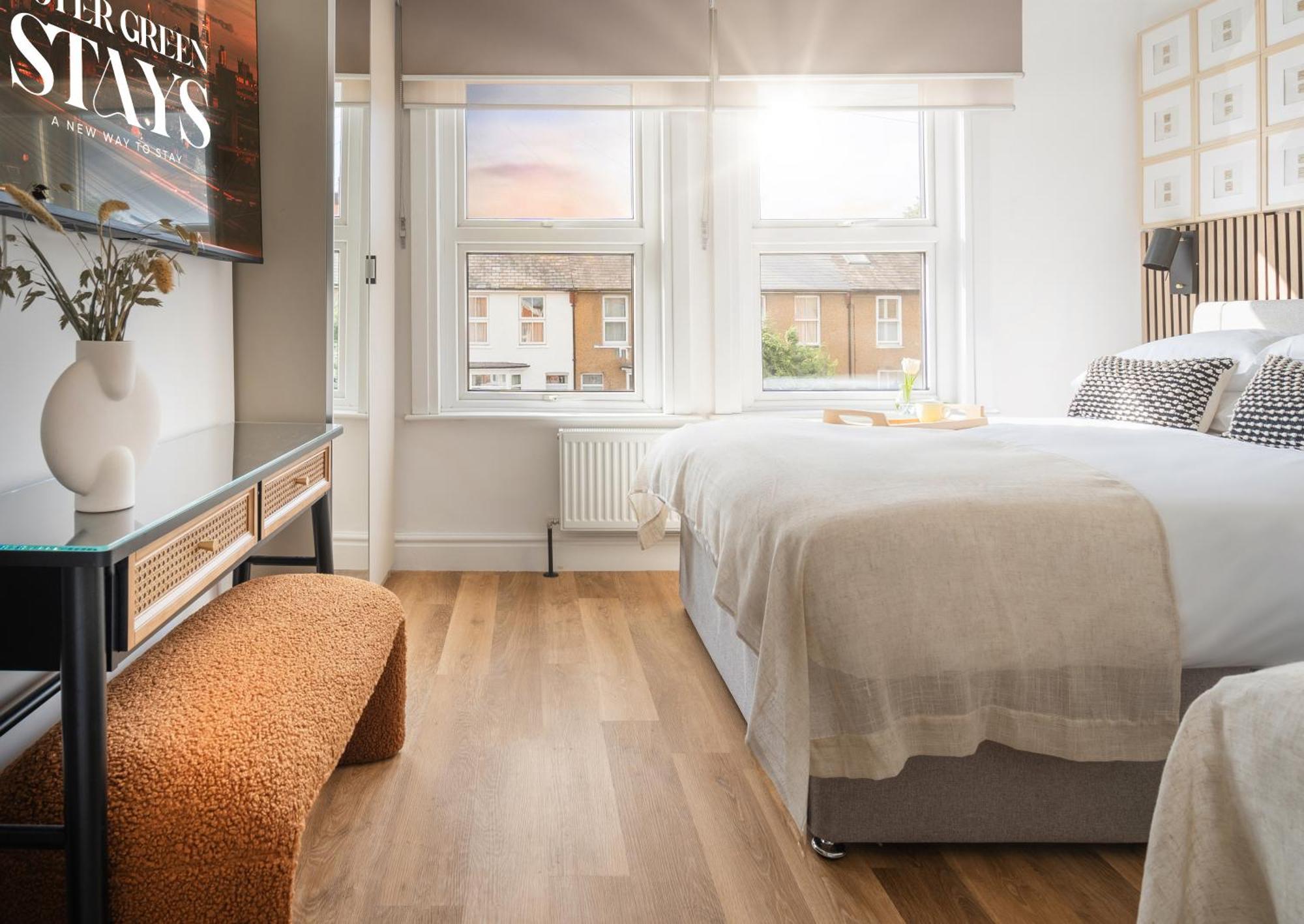 Newly Designed, 2Br Apt, 5Min From Northwood London Tube Station, Nato Hq, Ideal For Wembley, Warner Studio, Contractors 外观 照片