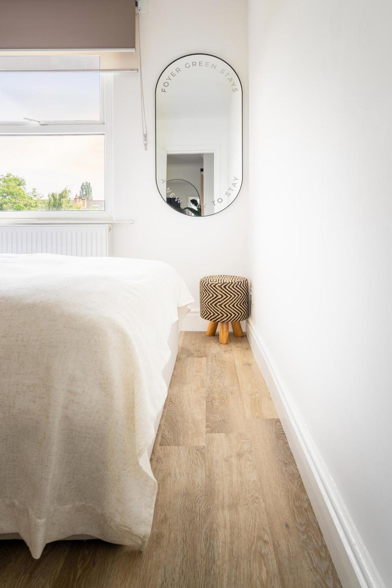 Newly Designed, 2Br Apt, 5Min From Northwood London Tube Station, Nato Hq, Ideal For Wembley, Warner Studio, Contractors 外观 照片